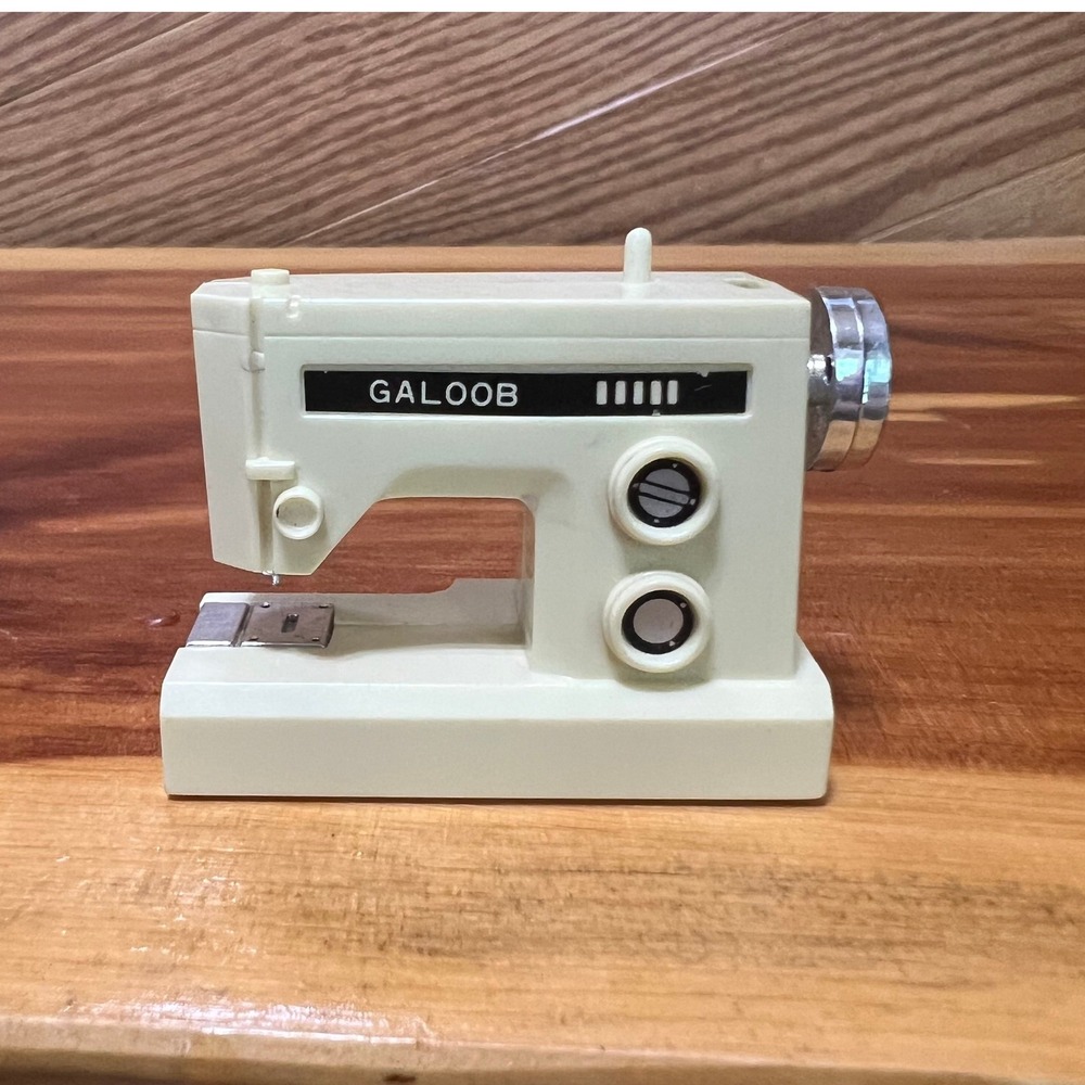 Vintage Galoob Miniature Sewing Machine Dollhouse Furniture Japan Collectible